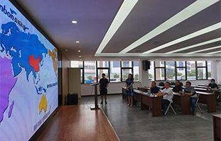 集萃（昆山）产业升级推进中心携电子科技大学专家赴K8凯发光电发展产学研对接